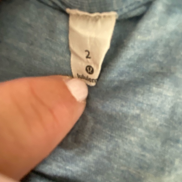 Lululemon shirt - Picture 4 of 6